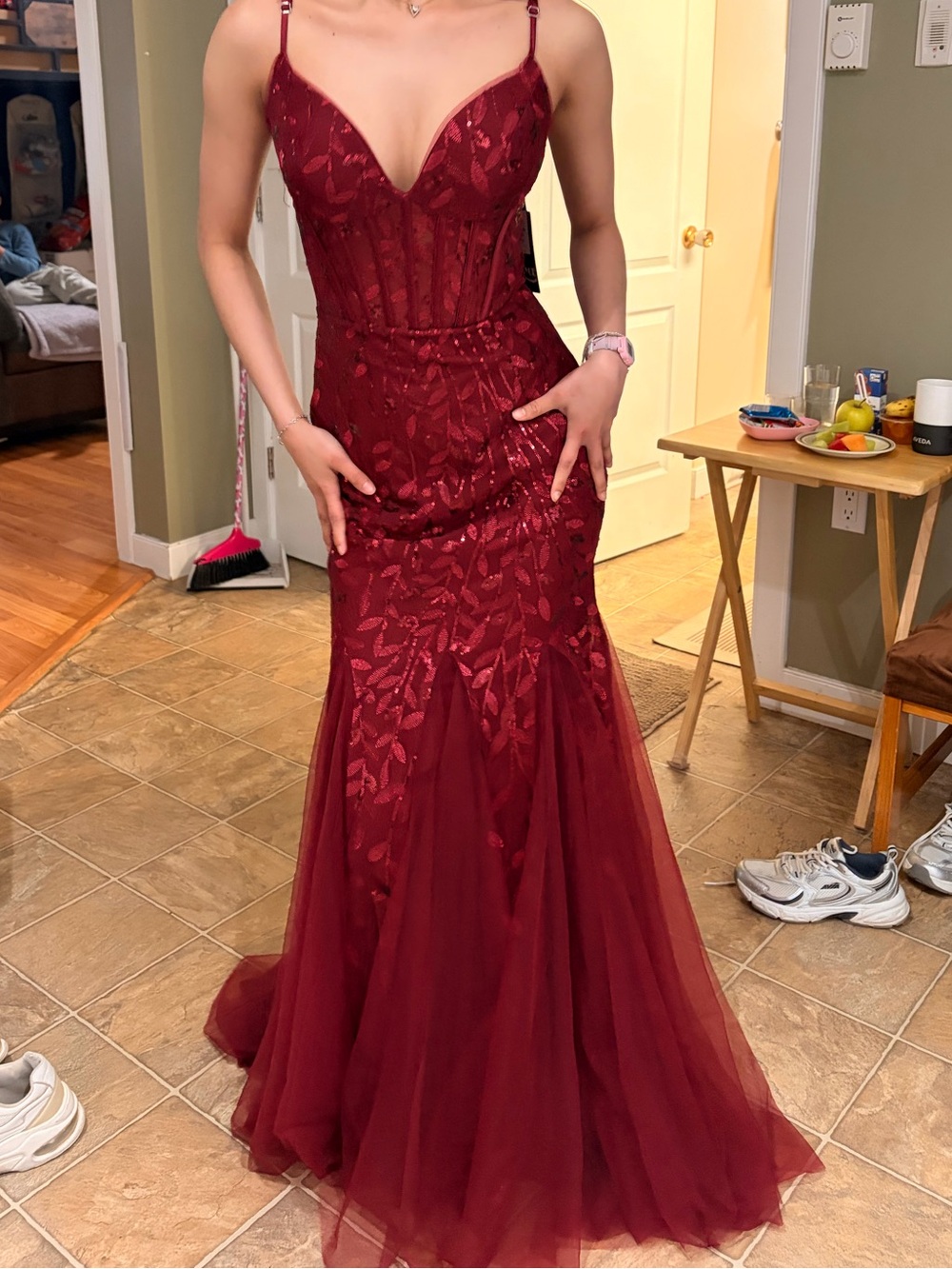 SHEIN Burgundy Lace Mermaid Prom Gown